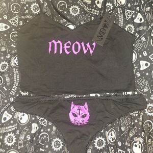 Grail item sold out widow emo/ mall goth kitty set.